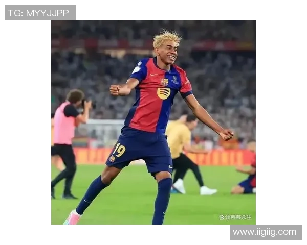 十八岁足球明星的崛起与挑战：年轻天才如何在绿茵场上书写传奇